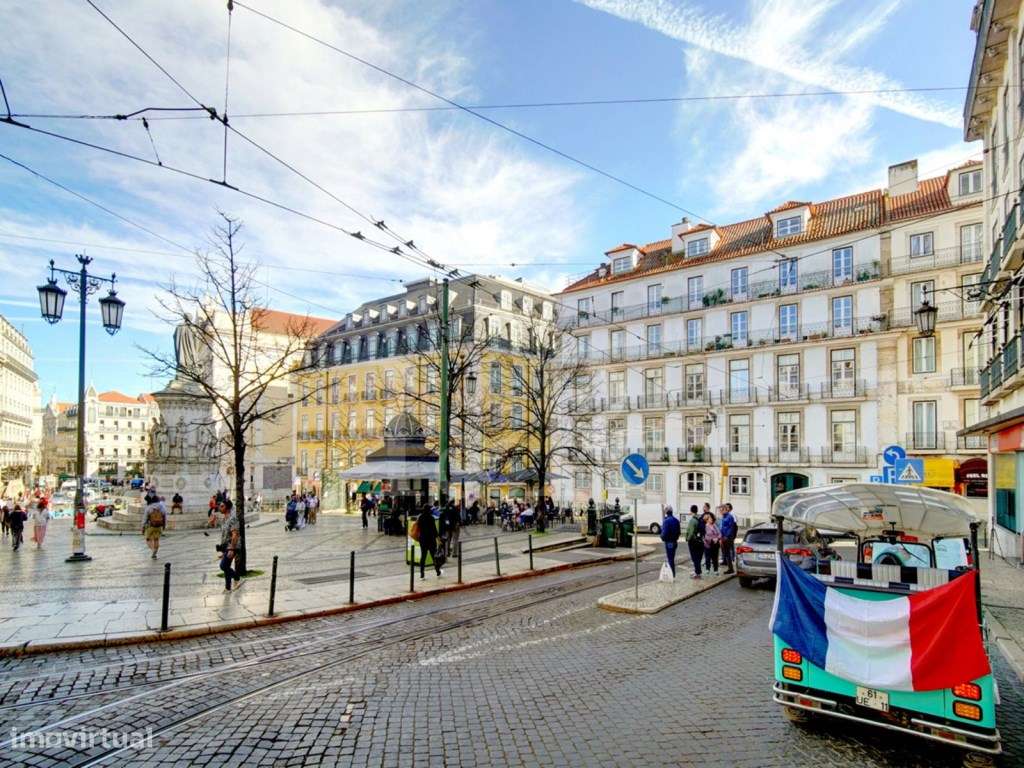 Apartamento T3 duplex com varanda no Chiado, Lisboa-17
