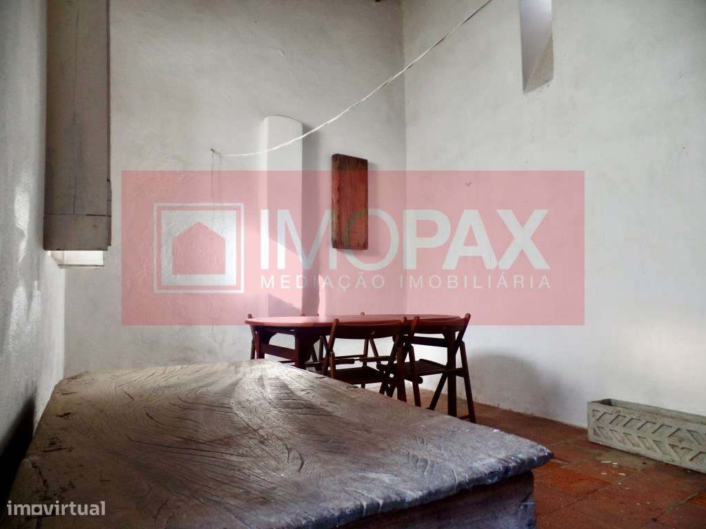 BEJA / Prédio Zona Histórica / Quintal / Garagem-12
