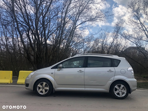 Toyota Corolla Verso 1.8 Gold + - 10