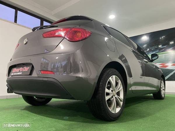 Alfa Romeo Giulietta 1.6 JTDm Distinctive - 17