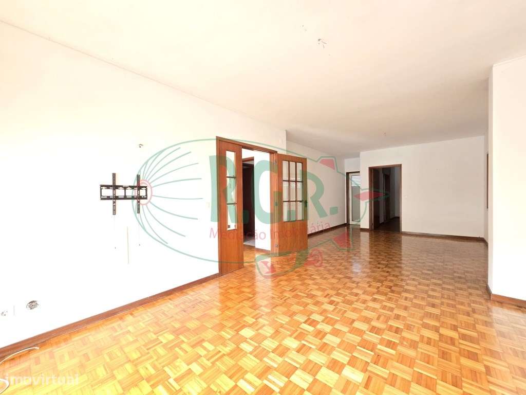 Moradia T4 de 3 Frentes | Ao IC29/A43 | 4 min Freixo Porto - Grande imagem: 5/37