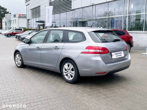 Peugeot 308 - 8