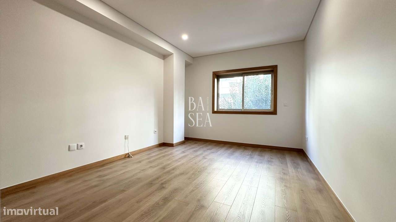 Apartamento T4 em  Nogueiró com uma box para 2 carros .-14