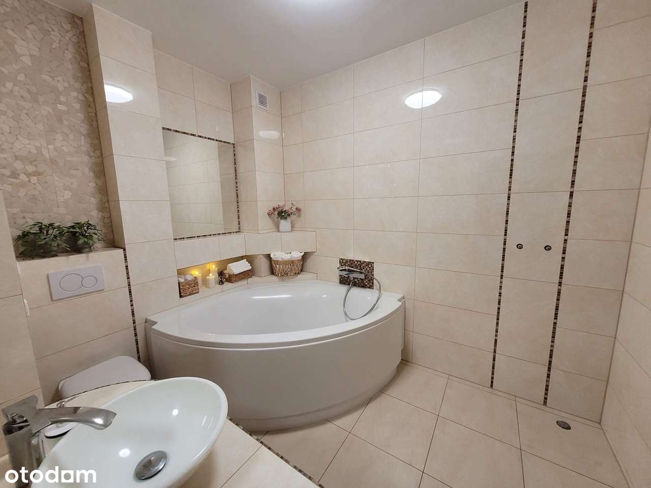 Mieszkanie IDEALNE 73m2 3 pokoje 1 piętro Garaż Winda Duży BALKON-13