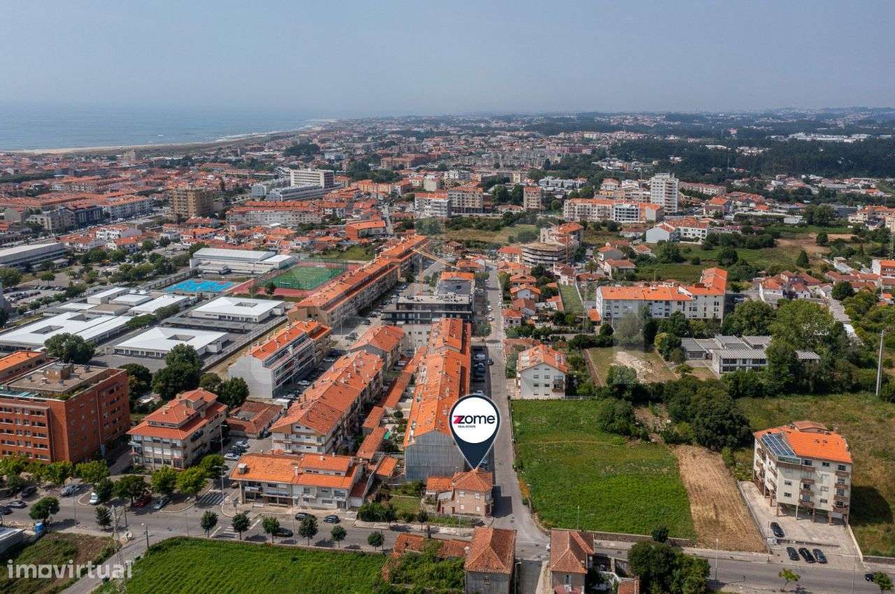 Moradia individual (293m²)com terreno (441m²) para recuperar - Espinho-16