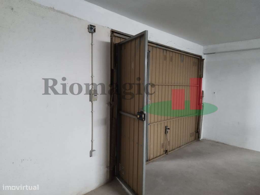 Garagem São Martinho do Porto***RIOMAGIC*** - Grande imagem: 4/11