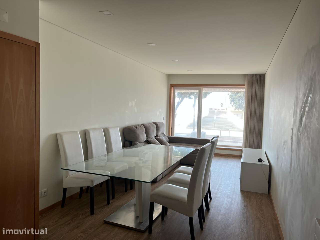 T2 + 1 Avenida dos Banhos vista mar-5