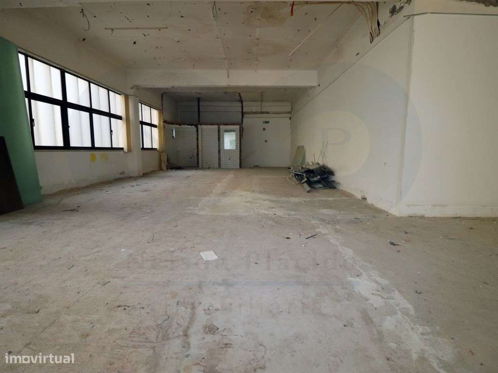 Escritórios, Co-Working ou Espaço de Múltiplas Utilizações com Esta...-13