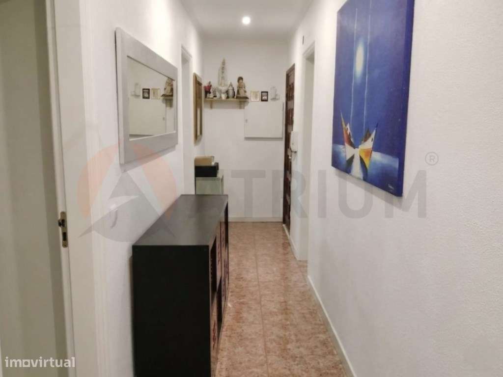T3 Totalmente Remodelado no Montijo com Quintal e Anexo T0-13