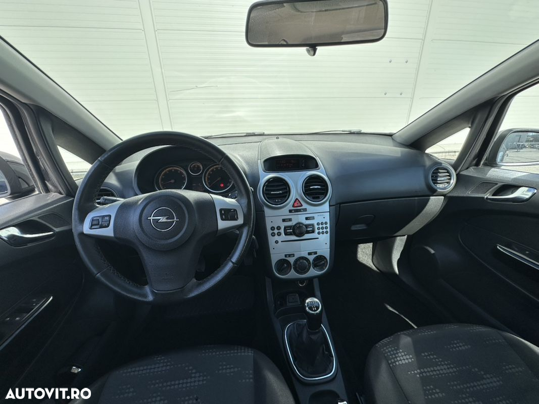 Opel Corsa 1.4 Cosmo - 11