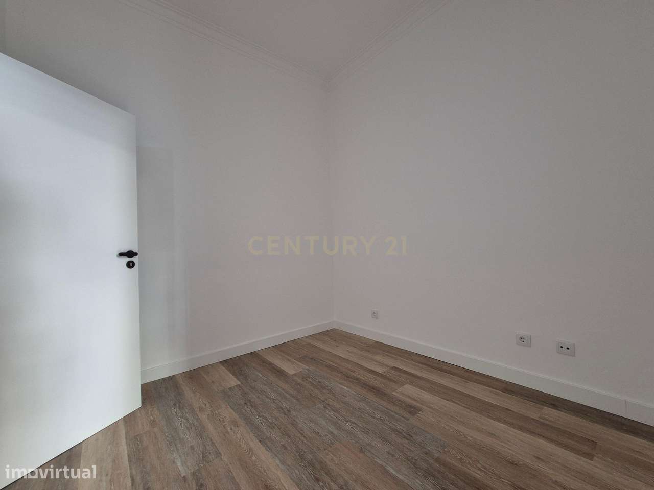 ✨ T2+1 Remodelado com Terraço no Coração de Arroios ✨ Rua José Falcão - Grande imagem: 5/27