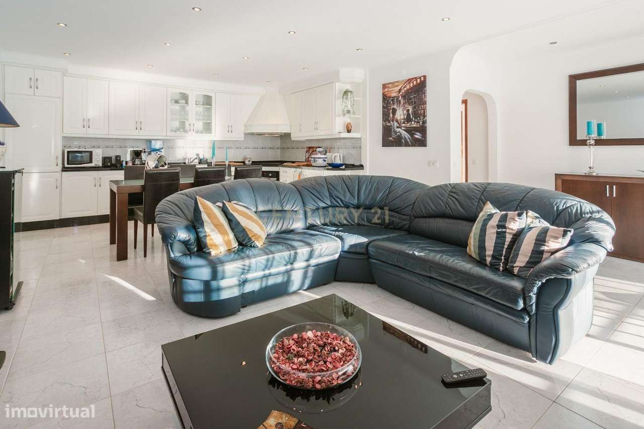 Moradia T3 em Mourão com piscina e vista para o Castelo-8