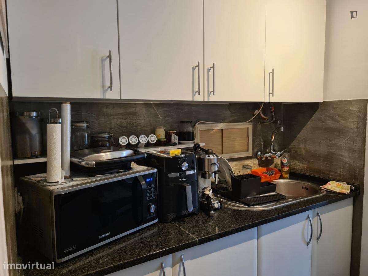 Quarto - localizado em Alameda Lisbon - Grande imagem: 4/10