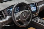 Volvo XC 60 T8 Twin Engine AWD Geartronic Momentum - 32