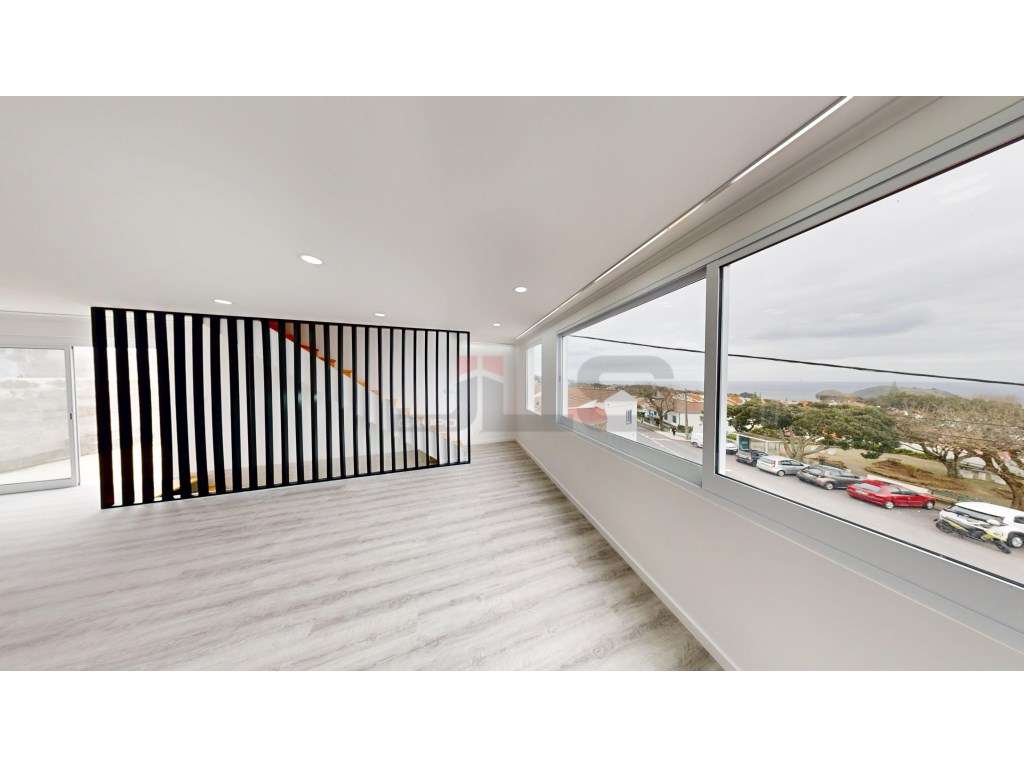 Moradia V1+1 Totalmente Remodelada com Vista Mar em Água de Alto-9