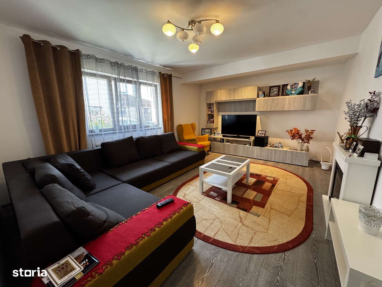 Casa/ Spatiu comercial Mioveni, Robea, 6 cam, 400mp, Zona Rezidentiala-1