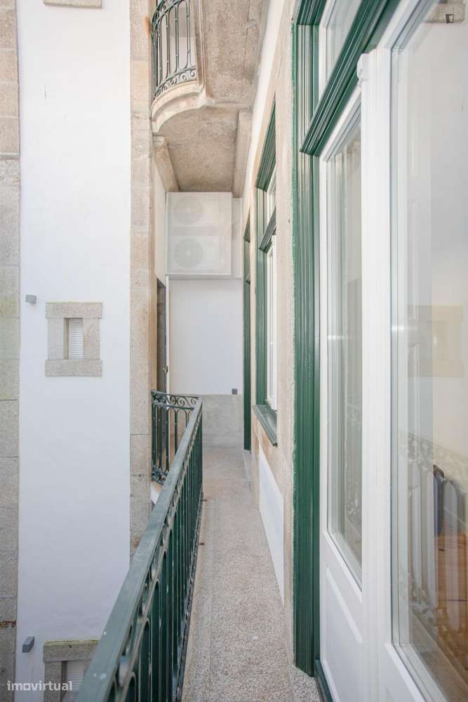 Apartamento com 1 quartos - localizado em Sé Porto - Grande imagem: 3/10