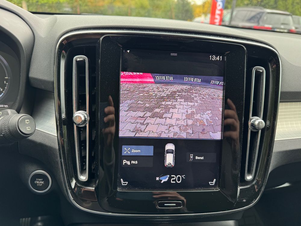 volvo xc-40   recharge t5 twin engine at7 inscription