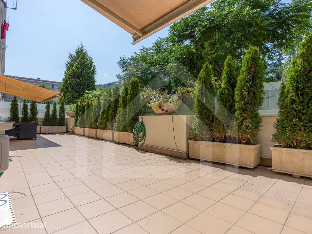 Apartamento T2 | Quinta das Lágrimas com Terraço e Garagem - Grande imagem: 2/28