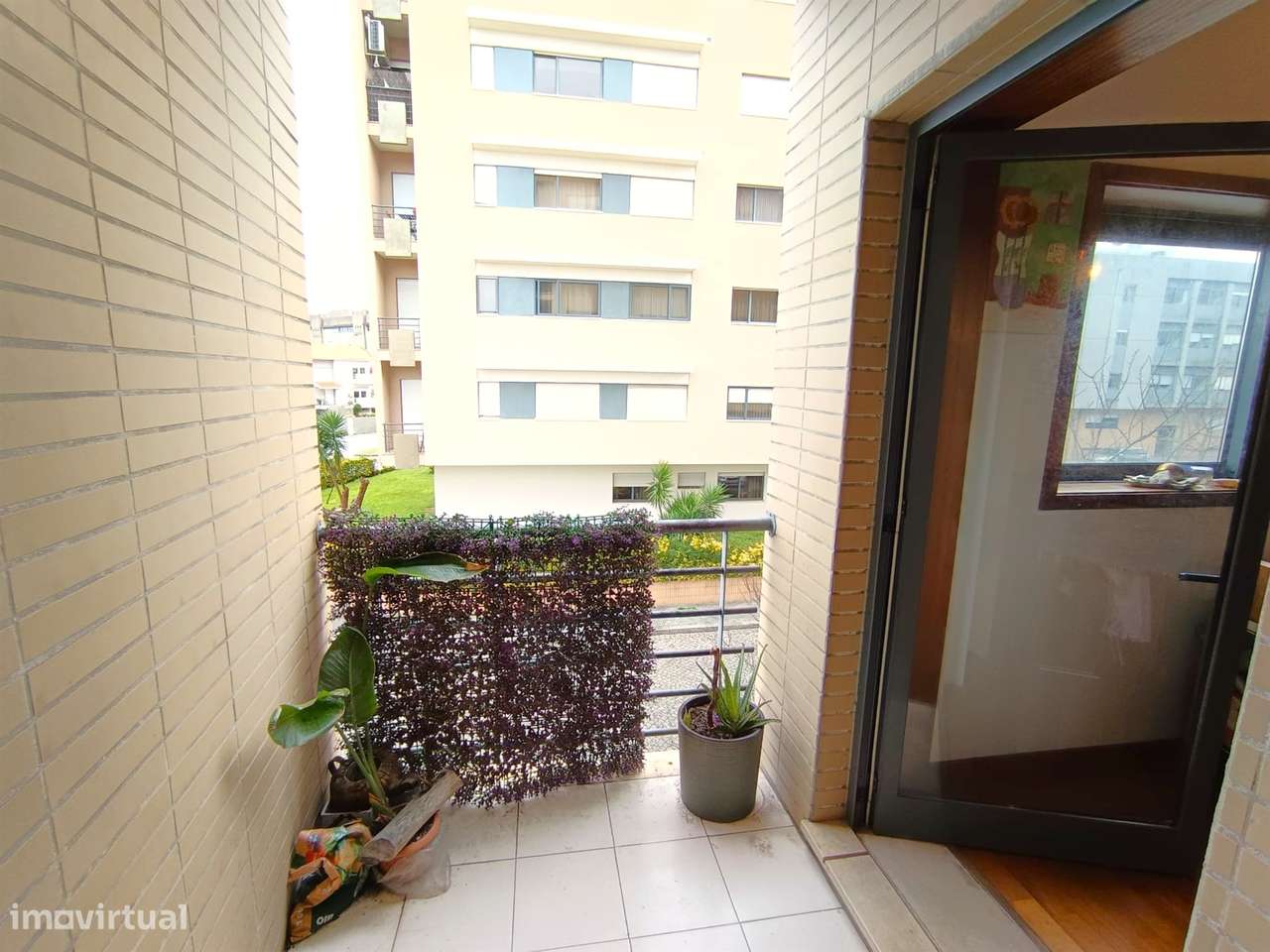 T1 para arrendamento na Maia | Equipado | Varanda e garagem - Grande imagem: 2/29