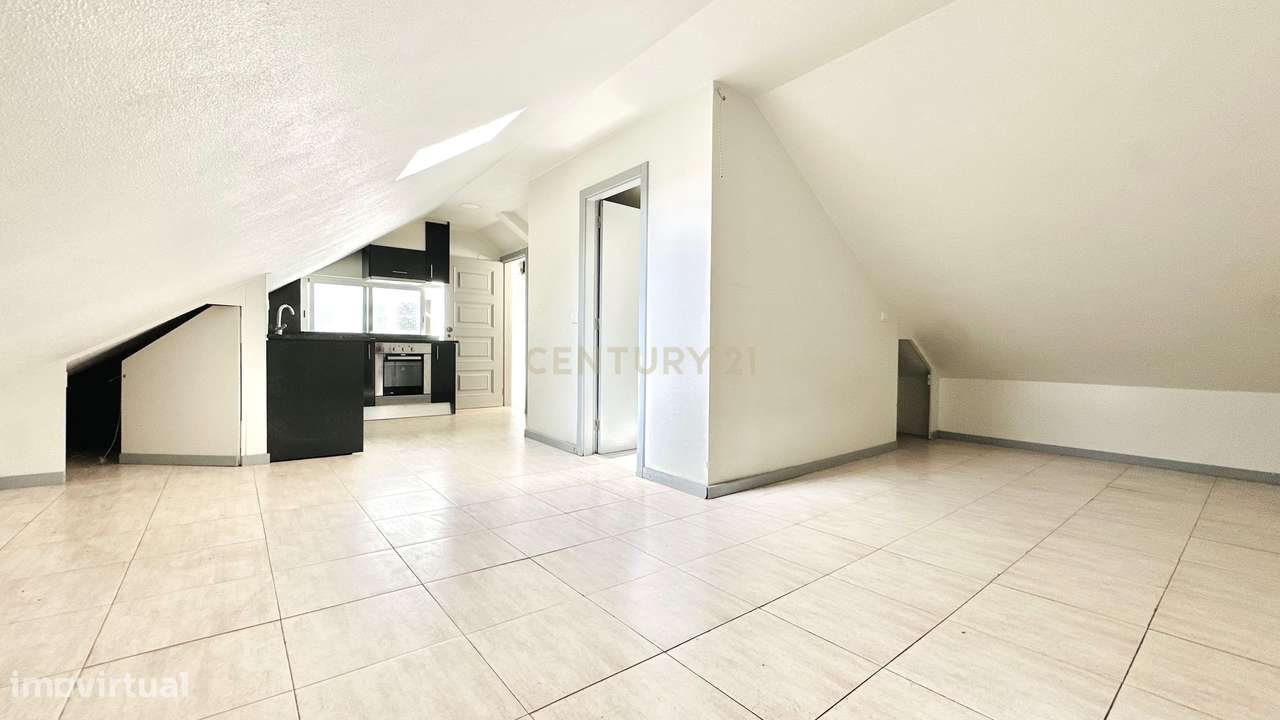 Prédio Urbano no Centro do Funchal – Oportunidade de Investimento - Lo-30