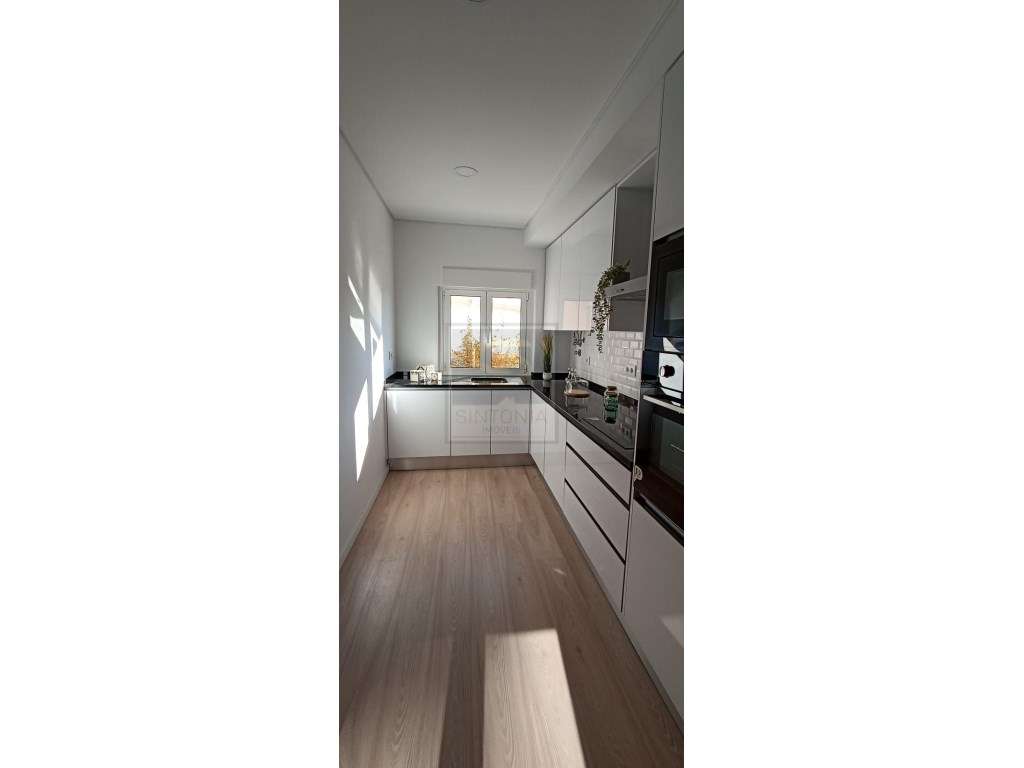 T3 em Benfica - Moderno, Funcional e Perto de Tudo!-6