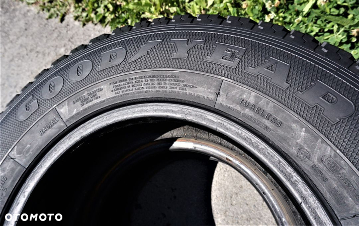 Goodyear Wrangler AT/S 205R16C 110/108S W211 - 6