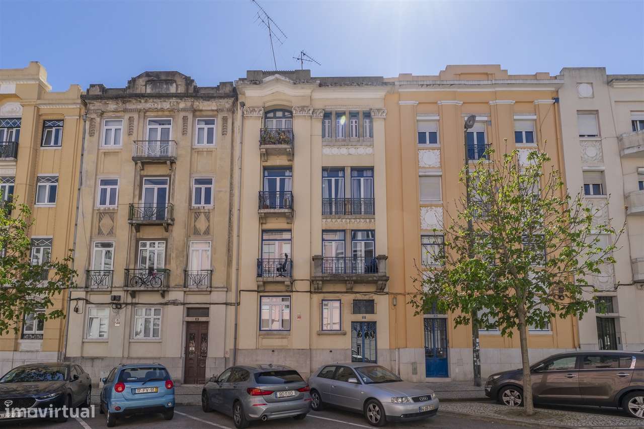 Apartamento T3 nas Avenidas Novas, Lisboa-35