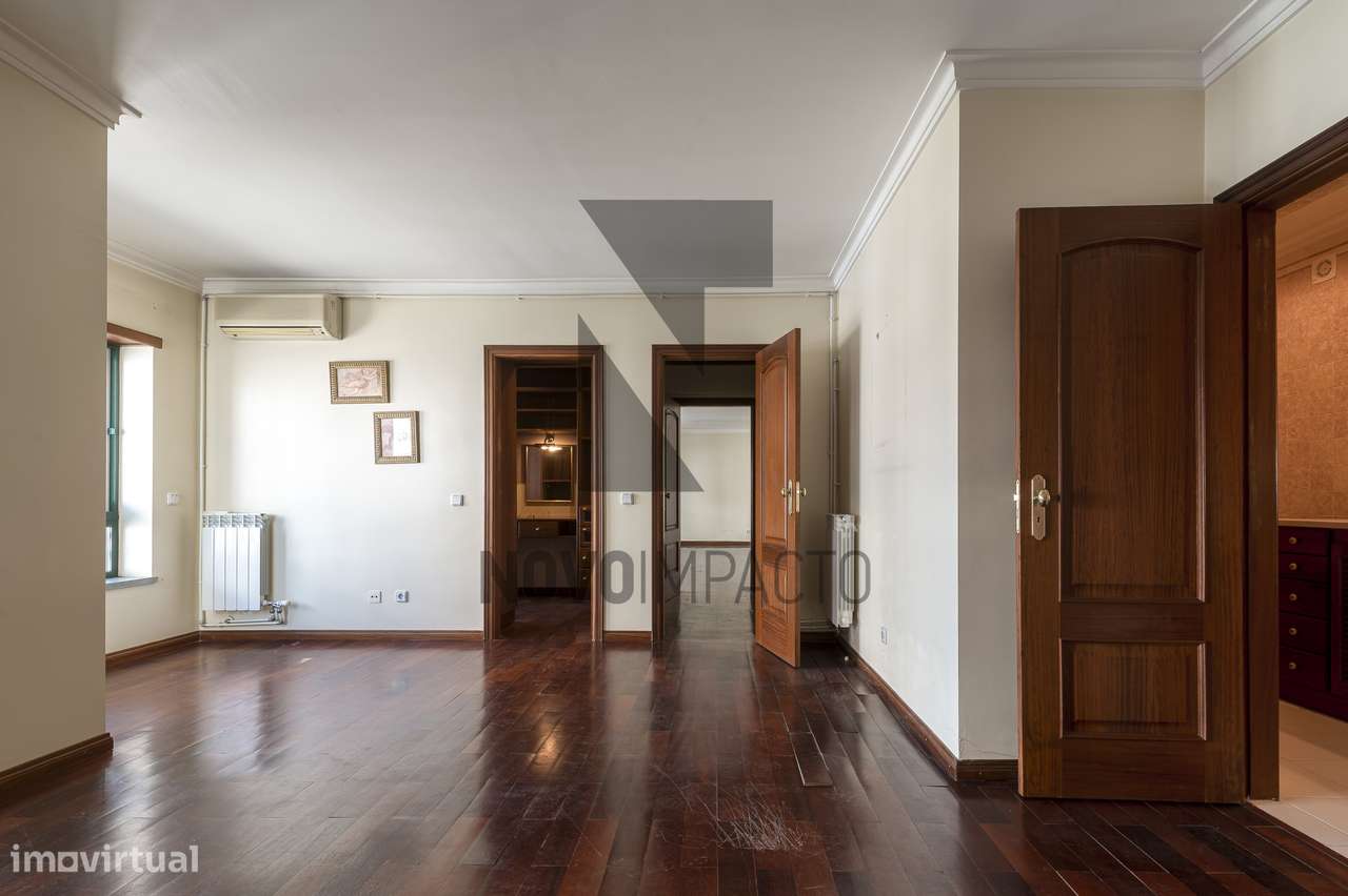 T4 Espaçoso no Centro do Montijo – Excelente Oportunidade-19