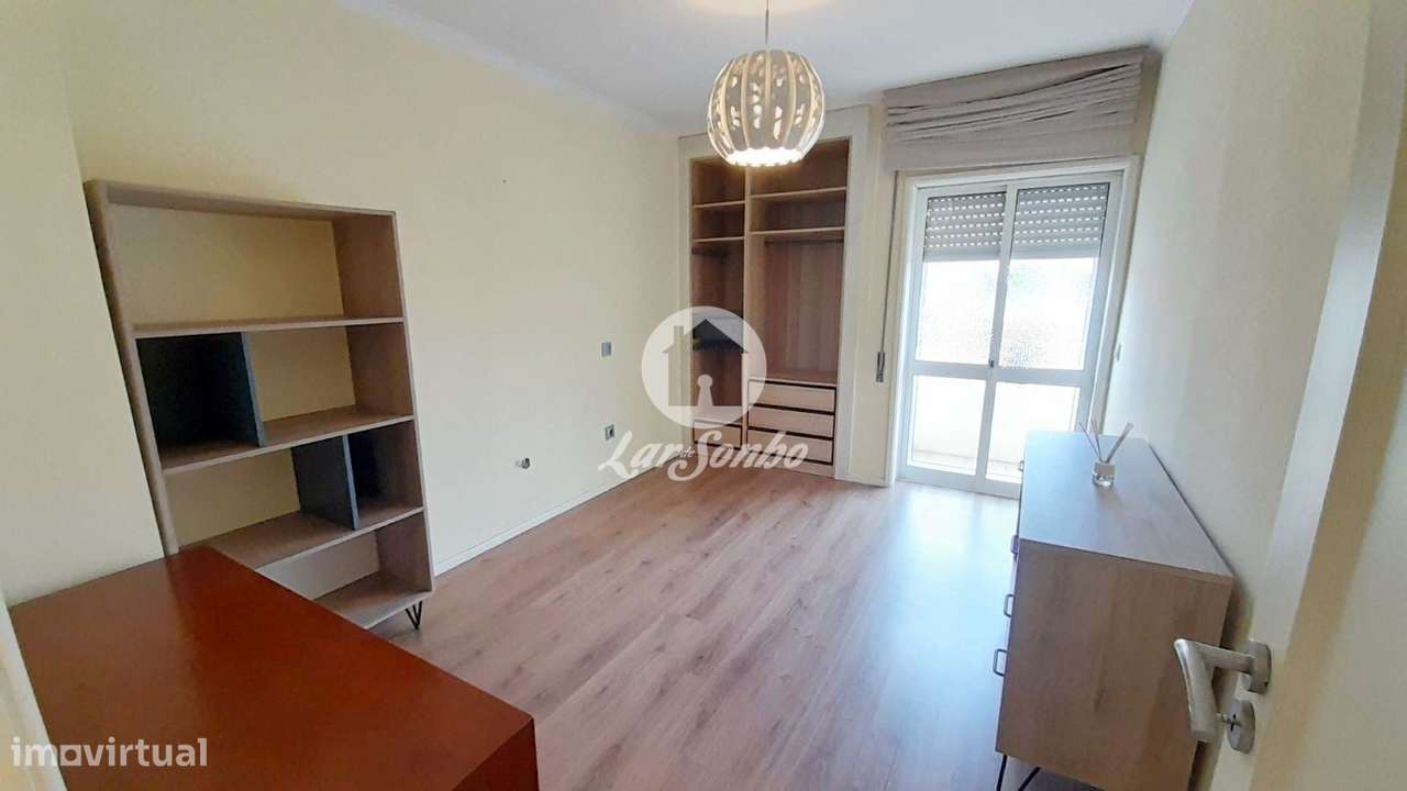 Apartamento T2 com garagem fechada a 500m da praia de Vila do Conde - Grande imagem: 4/12