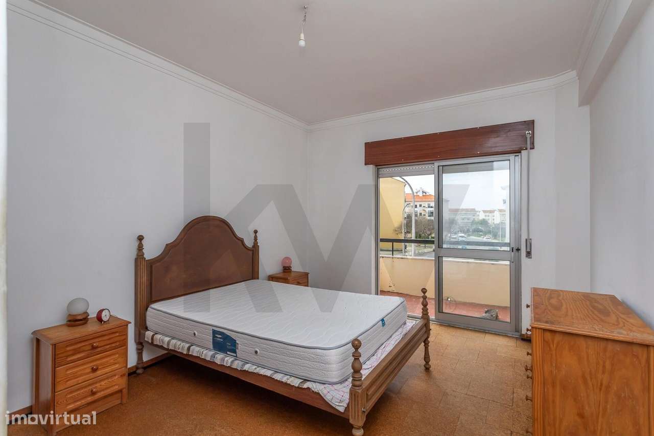 T2 com 101 m2 na Moita | Duas Varandas | Excelente Potencial - Grande imagem: 5/20