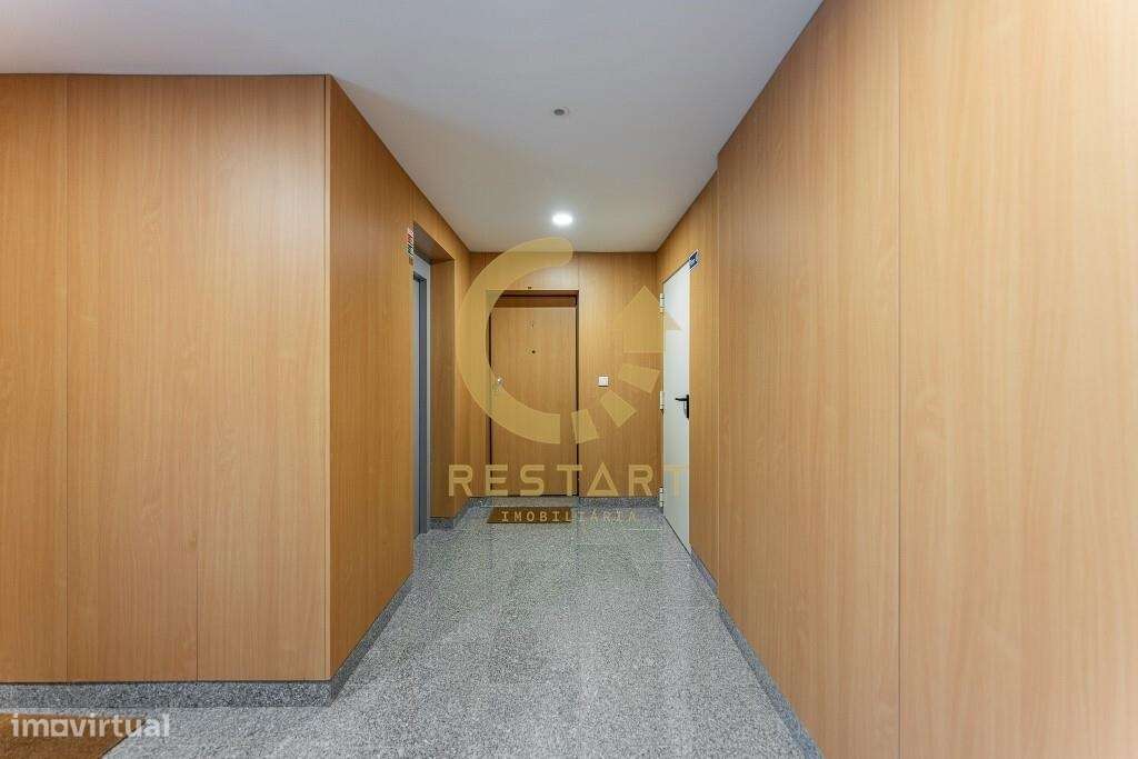 APT T2 novo, mobilado e equipado, 2 varandas, ótimas áreas, suíte, lug - Grande imagem: 5/46