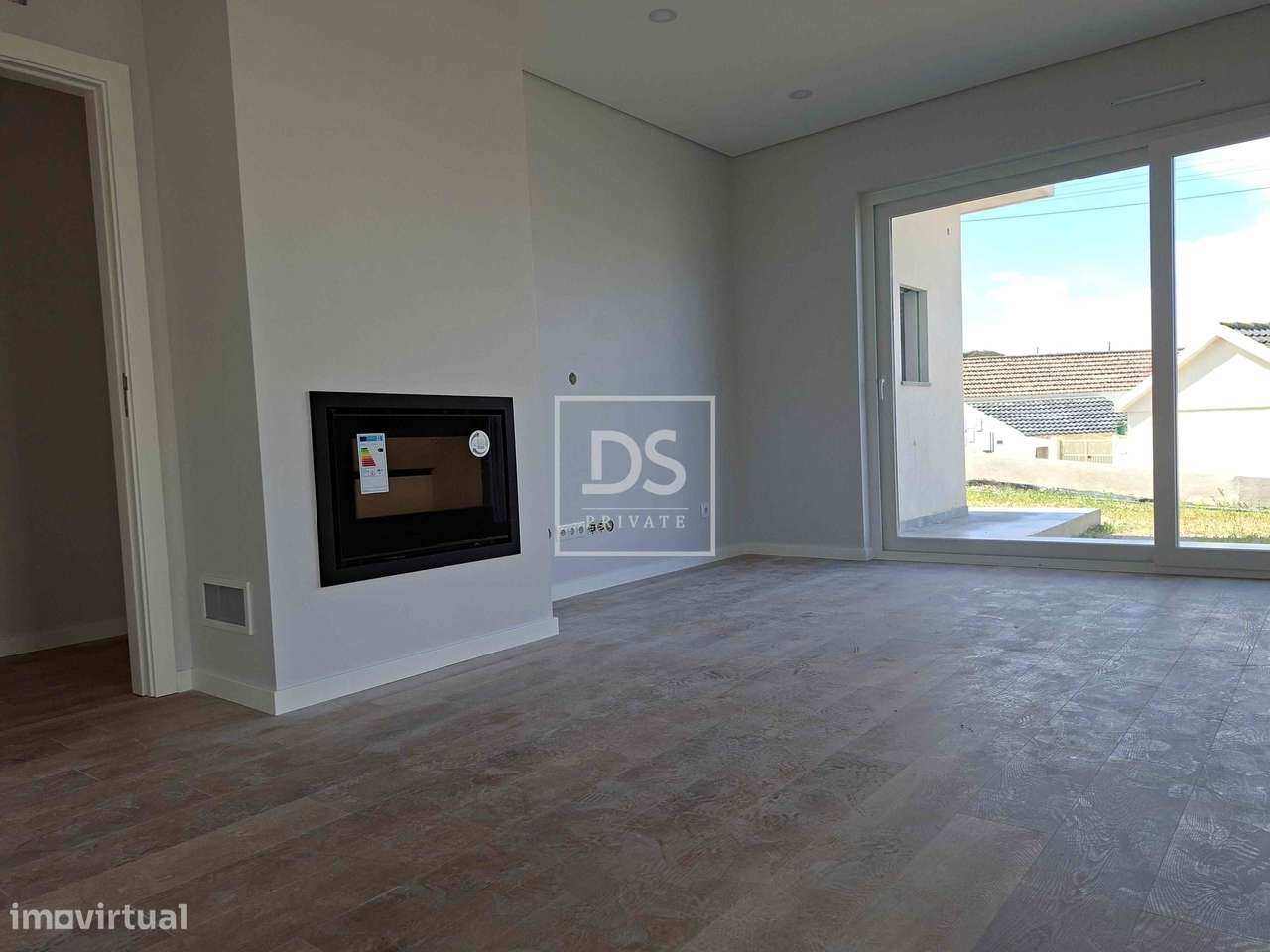 Moradia térrea, inserida num lote de 680,35m2 - Grande imagem: 5/27