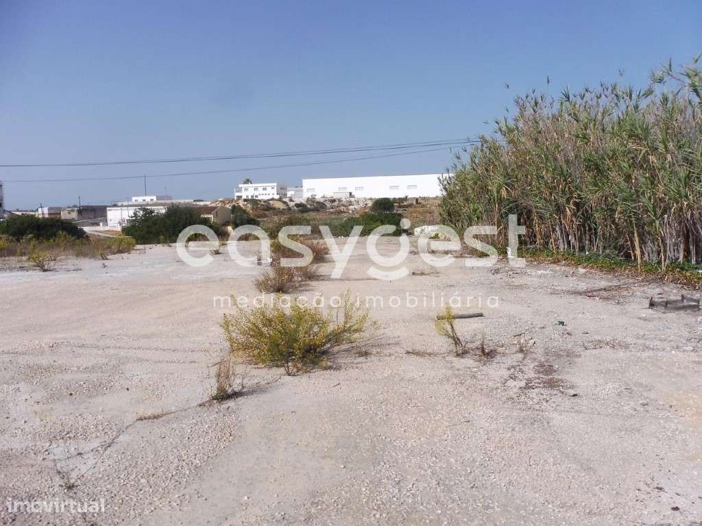 Terreno urbano p/construção industrial com polígono máximo de 8.100M2 - Grande imagem: 2/39