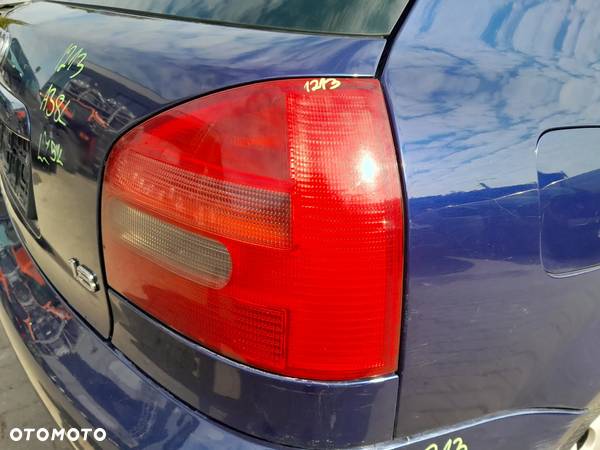 AUDI A3 8L LAMPA TYLNA PRAWA W BŁOTNIK - 2