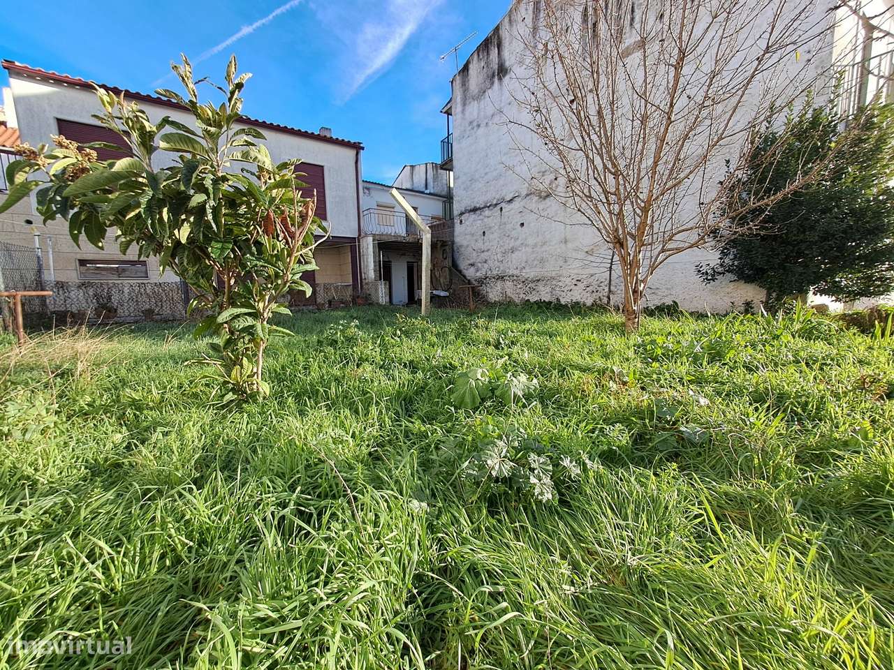 Moradia na zona histórica em Miranda do Douro-5