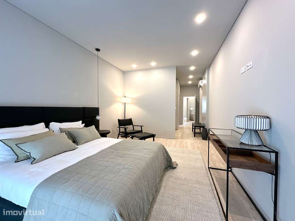 Apartamento T3 com garagem em palacete renovado em Lisboa-15