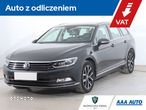 Volkswagen Passat - 1