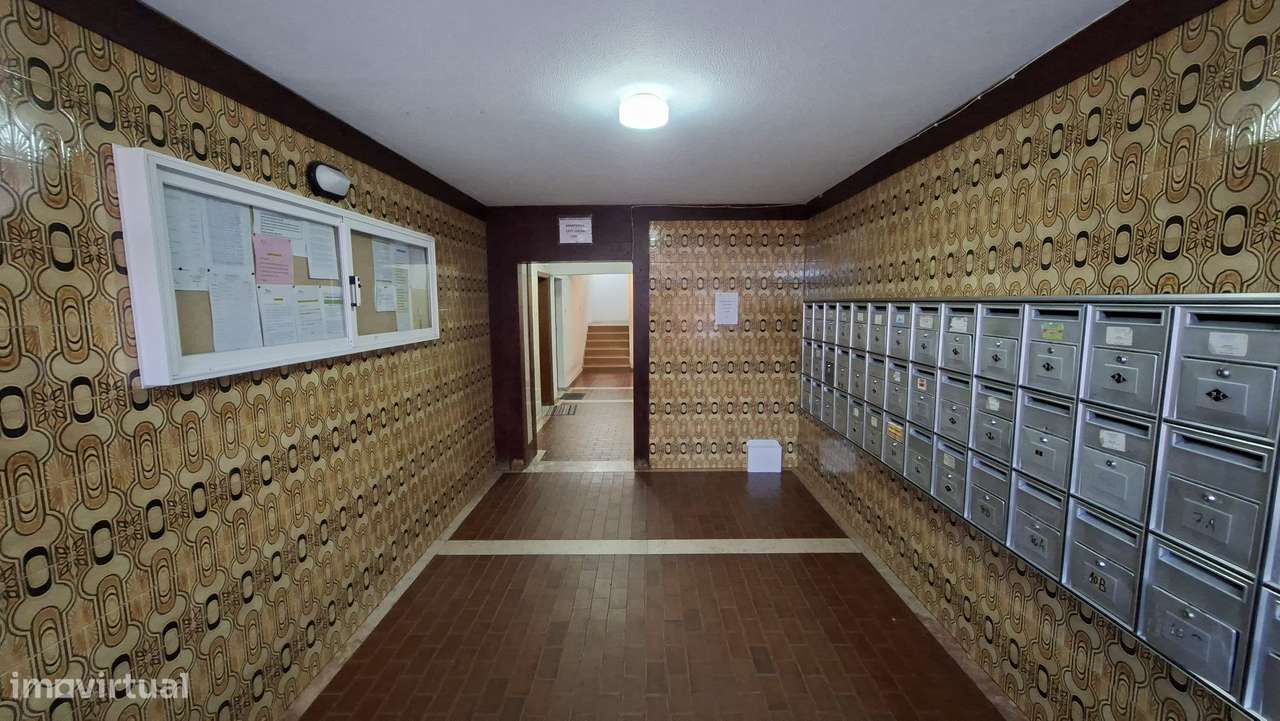 Apartamento T3 com 100m² em Santo António da Charneca-13