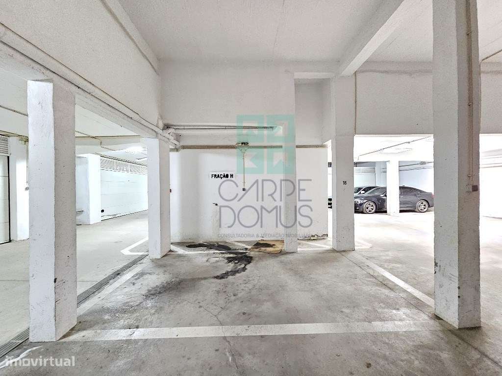 Apartamento T2 com 124,64m2, parqueamento para 2 viaturas, no centr...-30