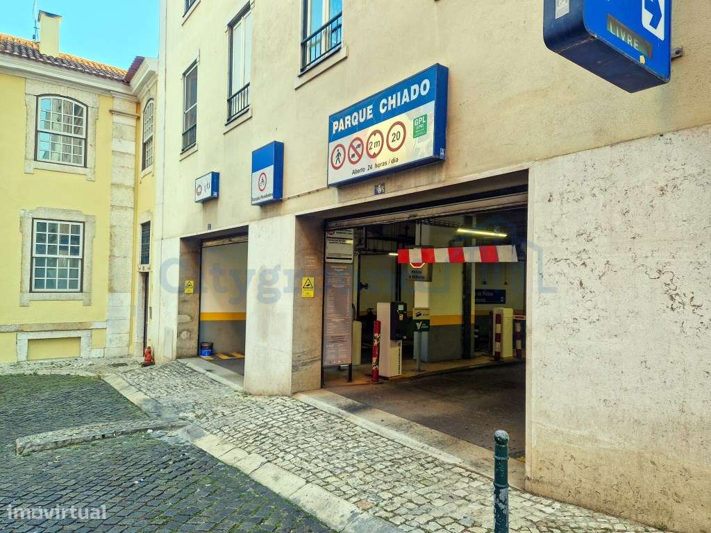 Apartamento T2+2 no Largo do Carmo-19