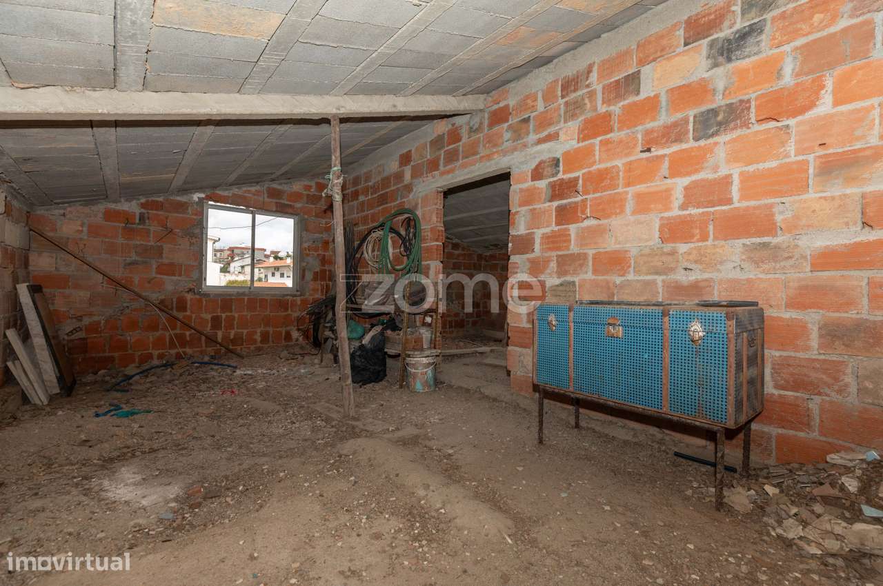 Moradia T4 | Moradia T2 | Recuperar | S. Martinho do Bispo-10