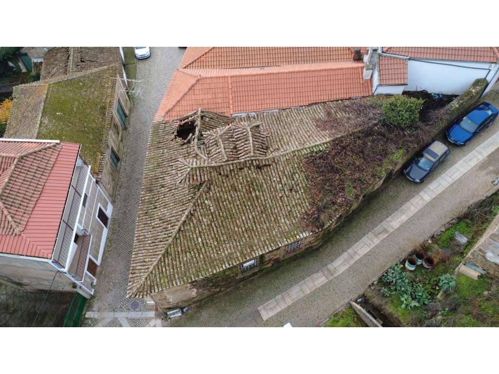 CASA PARA RECUPERAR NO C. HISTÓRICO DE VILA FLOR | BRAGANÇA-16