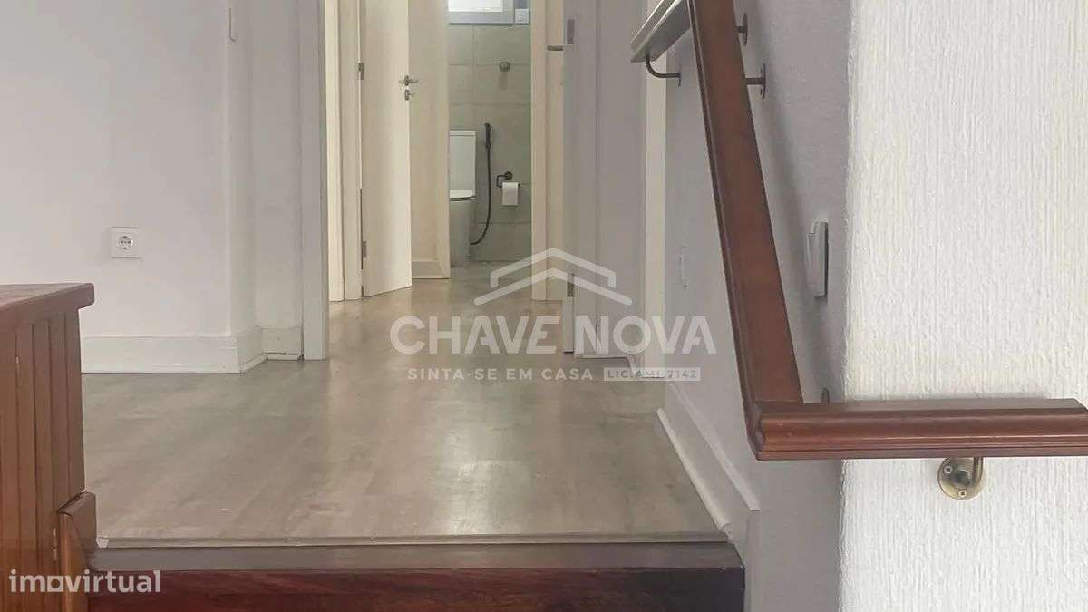 Moradia T4 Totalmente Remodelada em Águas Santas-27