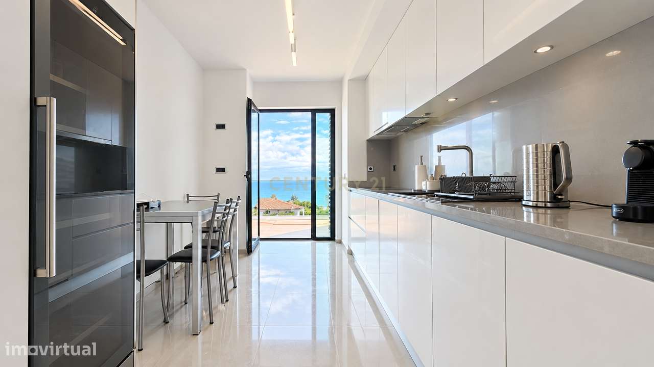 Luxury Property - Apartamento T3 no Edifício Astrolab – Vista Mar, Pis-5