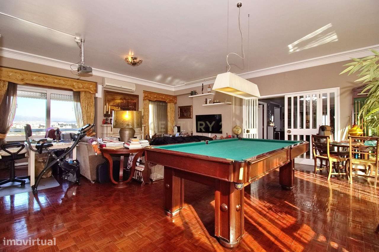 Apartamento T6 com Terraço e Vista 360º em Campolide - 314m²-4