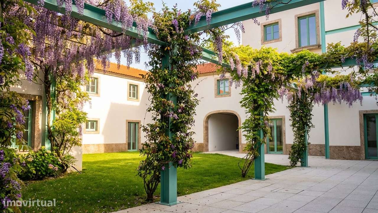 T2 em Condomínio com História a 5 Minutos da Praia da Madalena-9