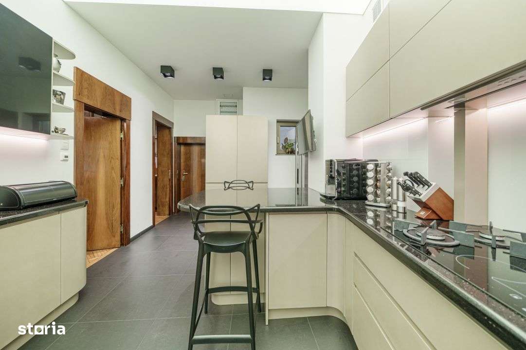 Resedinta 227mp*Etaj 1/2 in vila interbelica*Eleganta moderna*Credit i-15