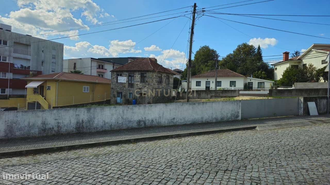 Moradia para recuperação + terreno com 1089m2 com viabilidade de const-13