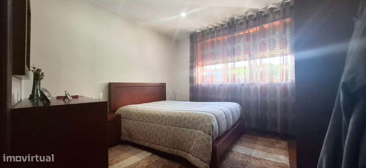 Moradia Bifamiliar T3+T3 em Nogueira da Maia-12